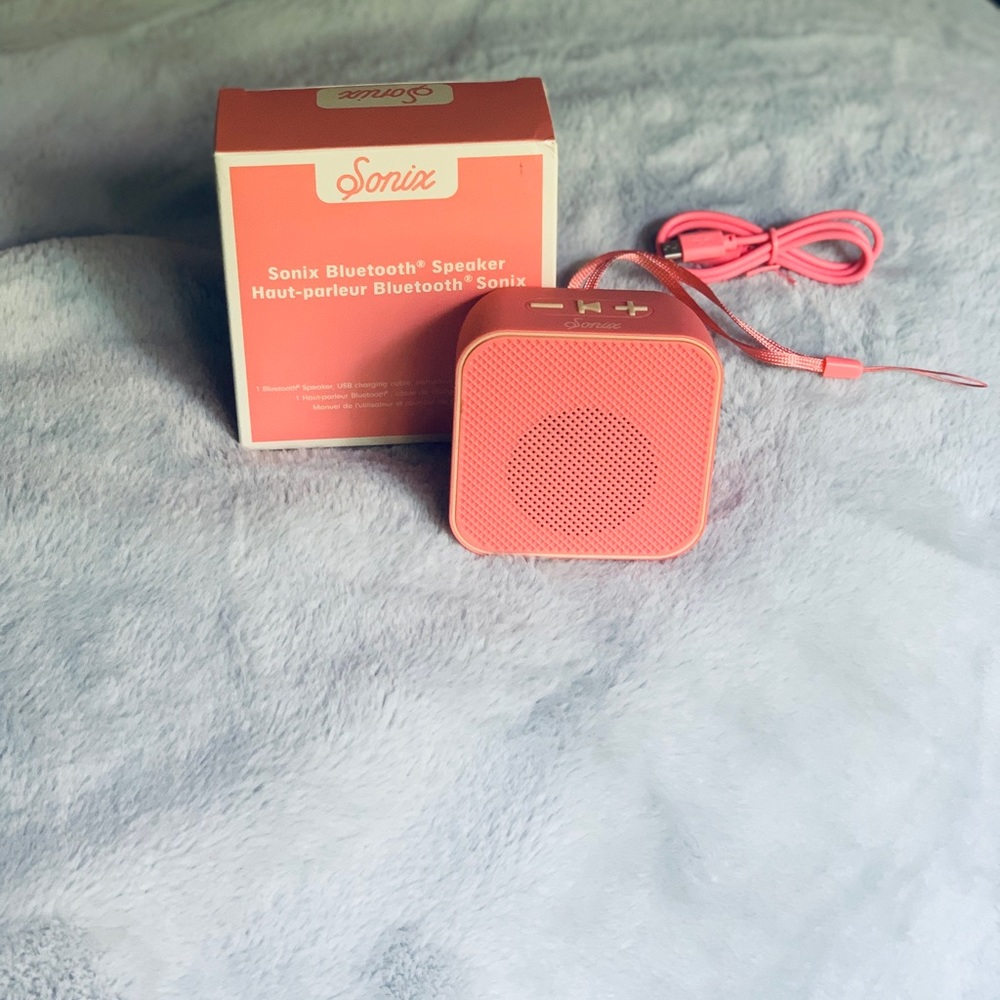 Sonix Bluetooth Speaker (Pink) NIB-New In Box